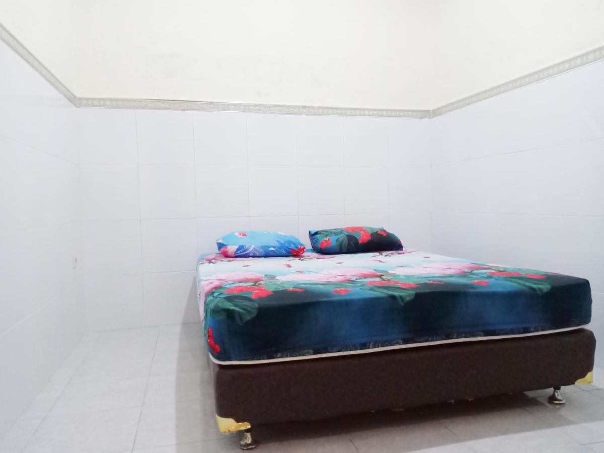 D'Kost Ketintang Hotel Surabaya Luaran gambar