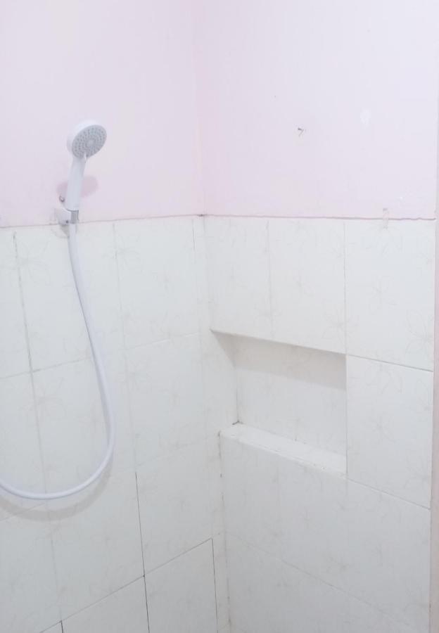D'Kost Ketintang Hotel Surabaya Luaran gambar