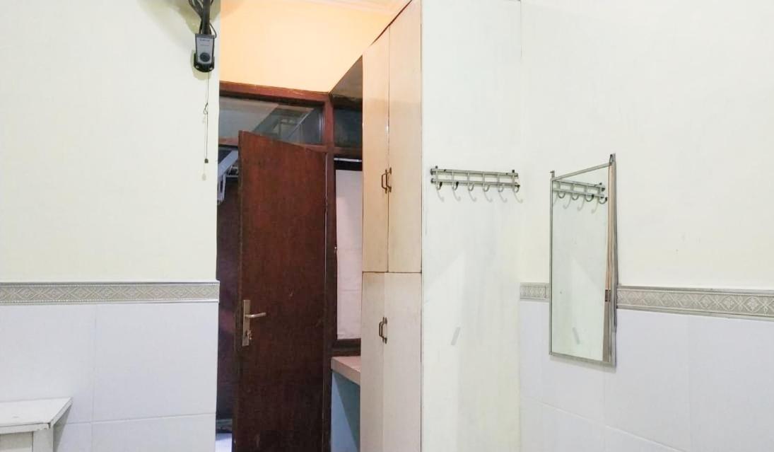 D'Kost Ketintang Hotel Surabaya Luaran gambar
